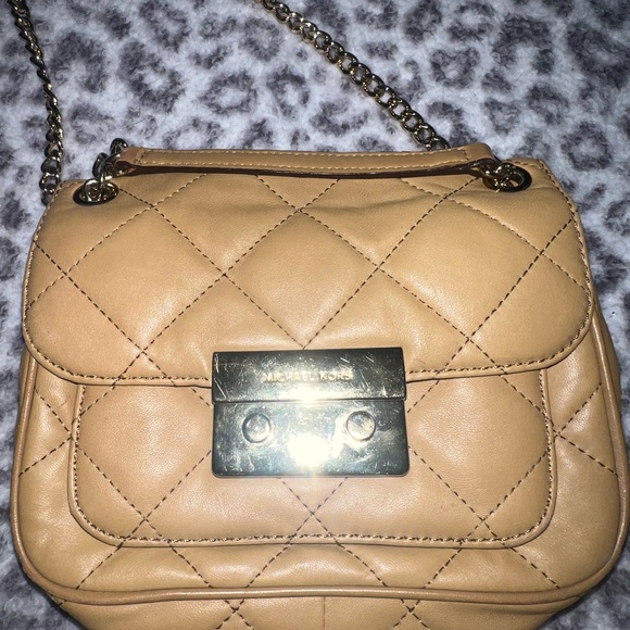 Michael Kors bag with chain handle - Picture 3 of 9